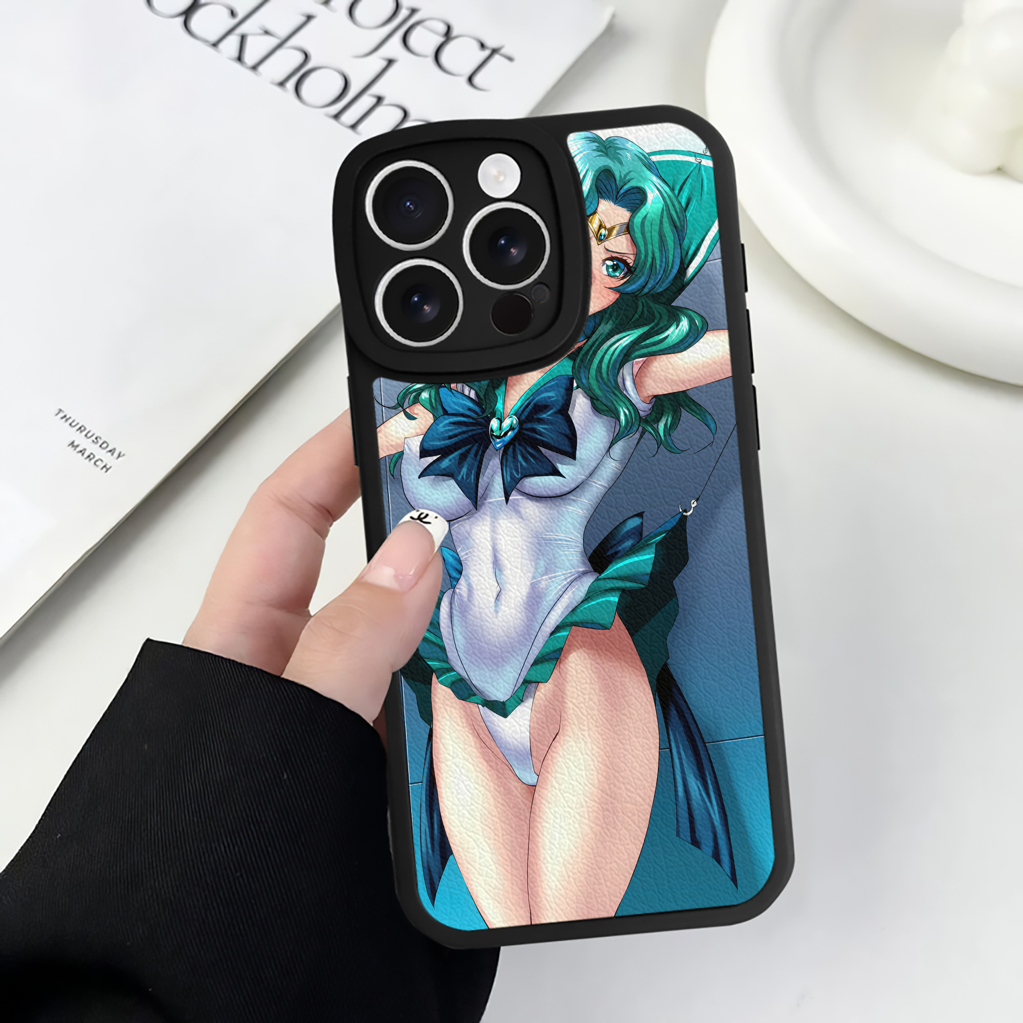 （画像用） 美少女戦士セーラームーン Sailor Moon 【iPhone 16シリーズ対応】シリコンスマホケース（レザー調） 材質：シリコン